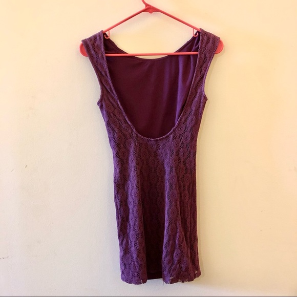 Purple lace open back sleeveless dress - Picture 2 of 3